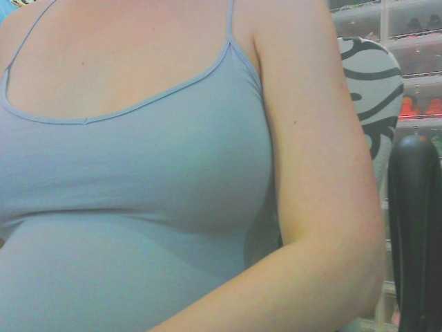 KeepmepregO live cam on BongaCams
