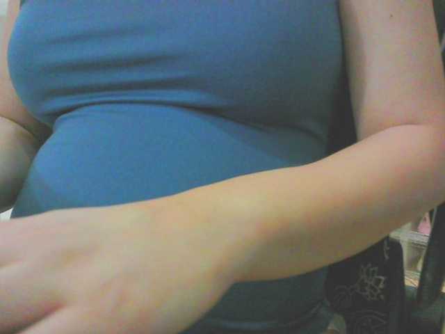 KeepmepregO live cam on BongaCams
