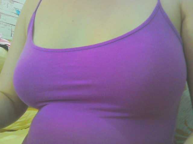 KeepmepregO live cam on BongaCams