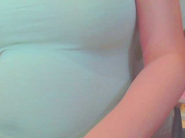 KeepmepregO live cam on BongaCams