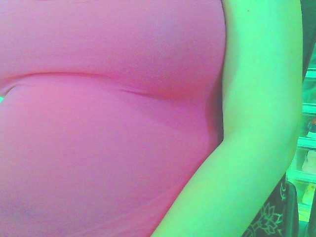 KeepmepregO live cam on BongaCams
