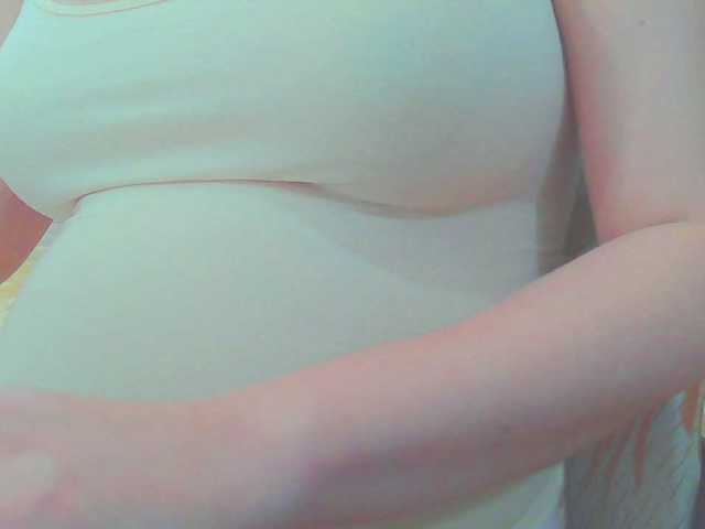 KeepmepregO live cam on BongaCams