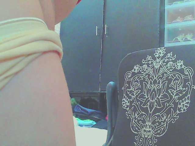 KeepmepregO live cam on BongaCams