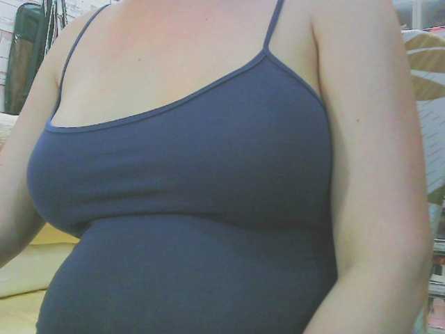 KeepmepregO live cam on BongaCams