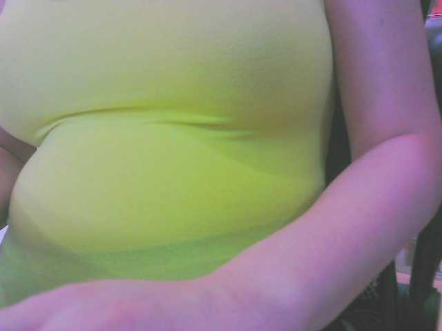 KeepmepregO live cam on BongaCams