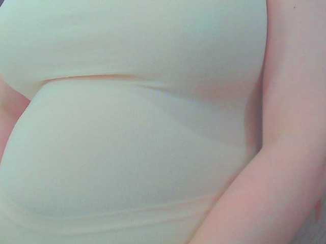 KeepmepregO live cam on BongaCams