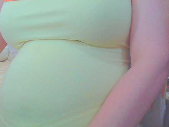 KeepmepregO live cam on BongaCams