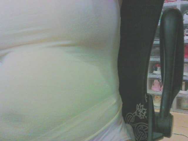 KeepmepregO live cam on BongaCams