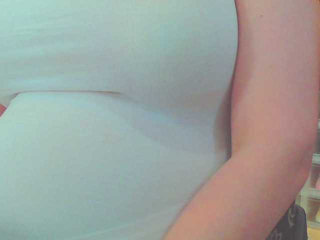 KeepmepregO live cam on BongaCams