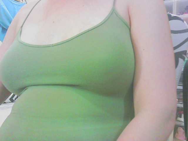 KeepmepregO live cam on BongaCams
