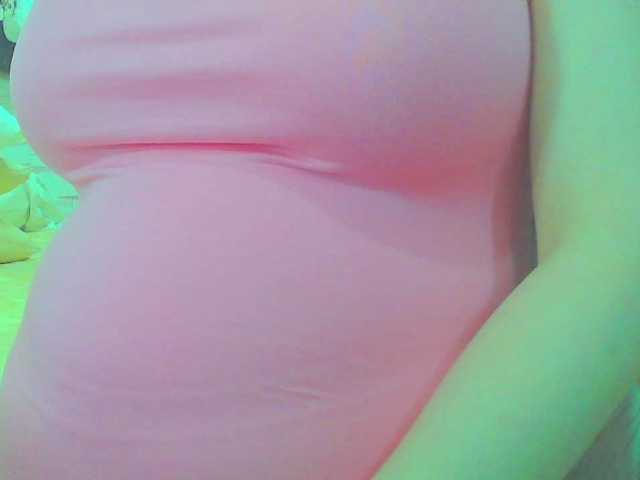 KeepmepregO live cam on BongaCams