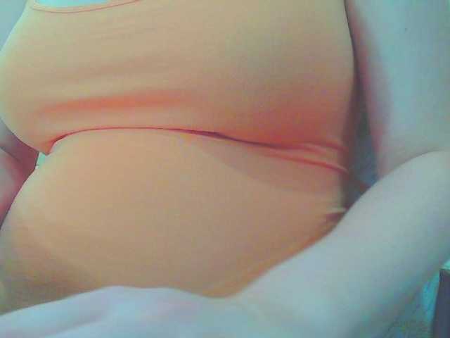 KeepmepregO live cam on BongaCams