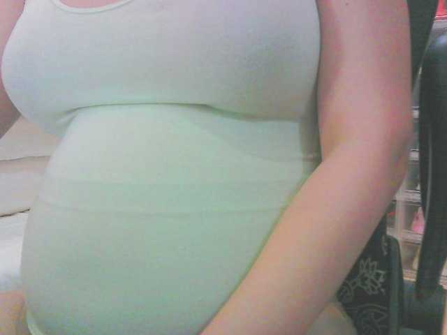 KeepmepregO live cam on BongaCams