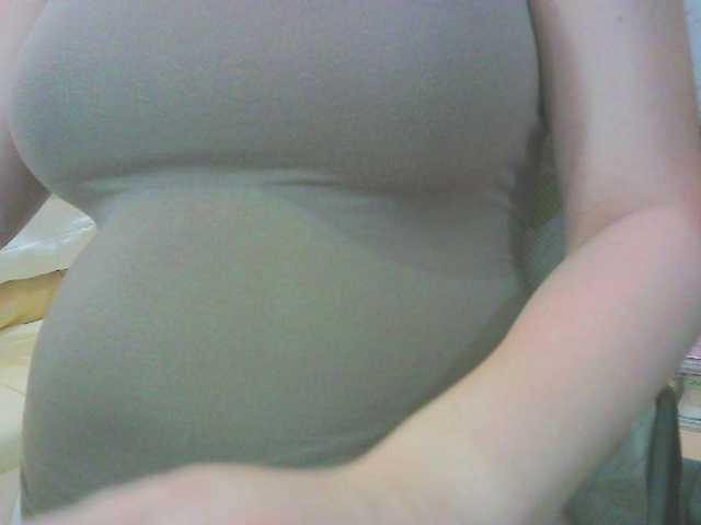 KeepmepregO live cam on BongaCams