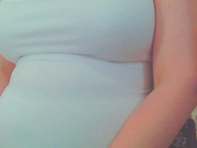 KeepmepregO live cam on BongaCams