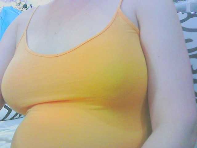 KeepmepregO live cam on BongaCams