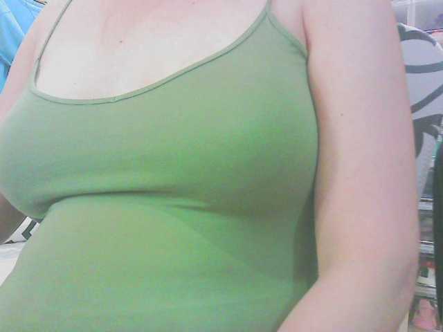 KeepmepregO live cam on BongaCams