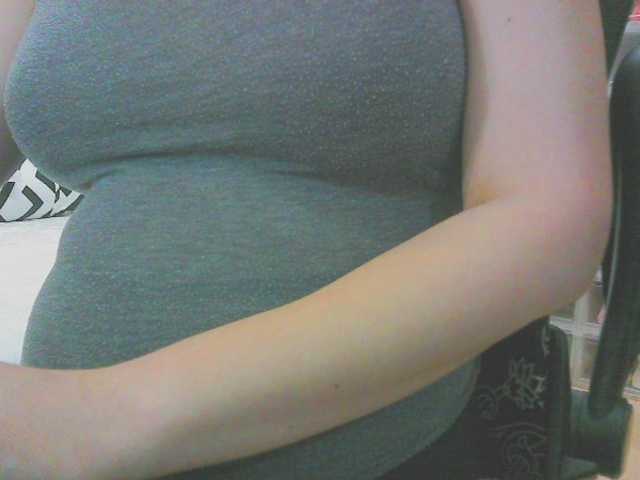 KeepmepregO live cam on BongaCams