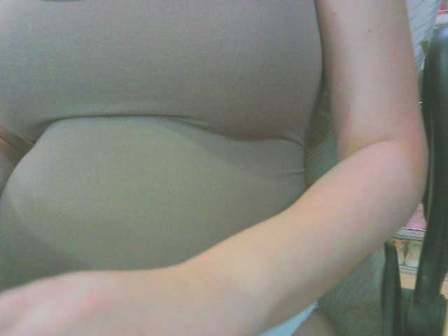 KeepmepregO live cam on BongaCams