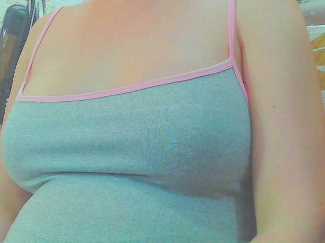 KeepmepregO live cam on BongaCams