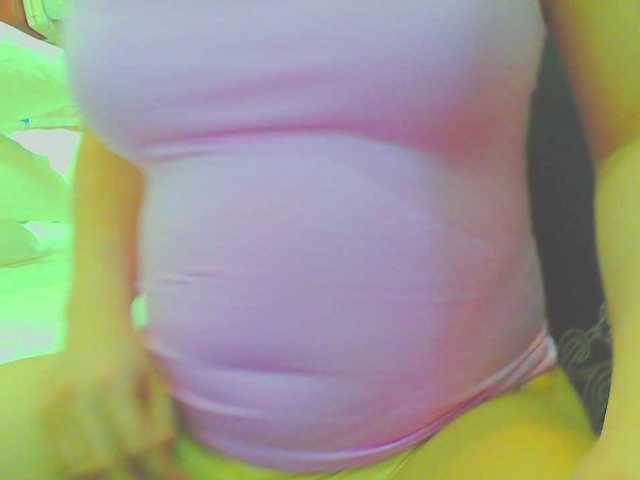 KeepmepregO live cam on BongaCams