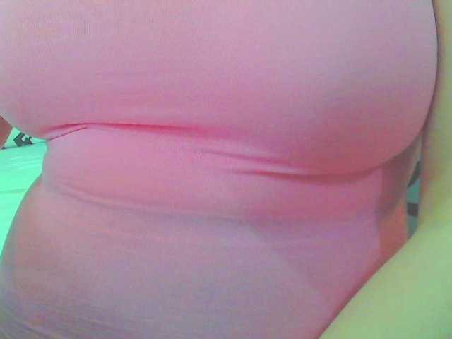 KeepmepregO live cam on BongaCams