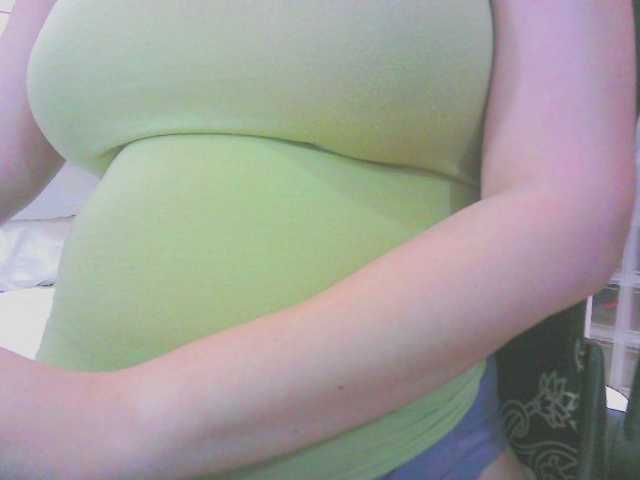 KeepmepregO live cam on BongaCams