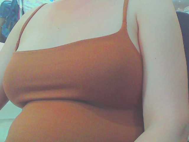 KeepmepregO live cam on BongaCams
