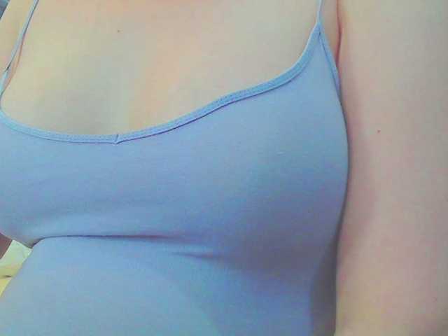 KeepmepregO live cam on BongaCams