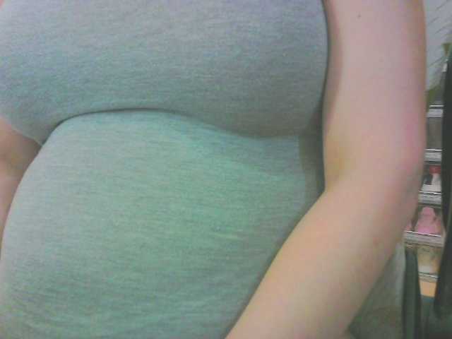 KeepmepregO live cam on BongaCams
