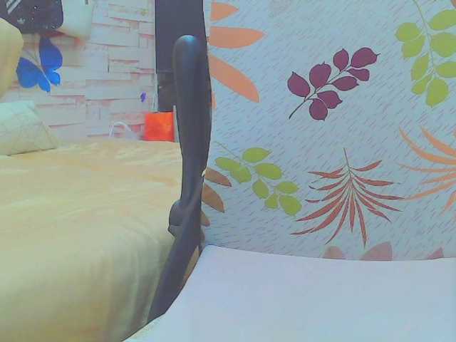 KeepmepregO live cam on BongaCams
