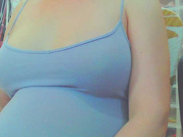 KeepmepregO live cam on BongaCams