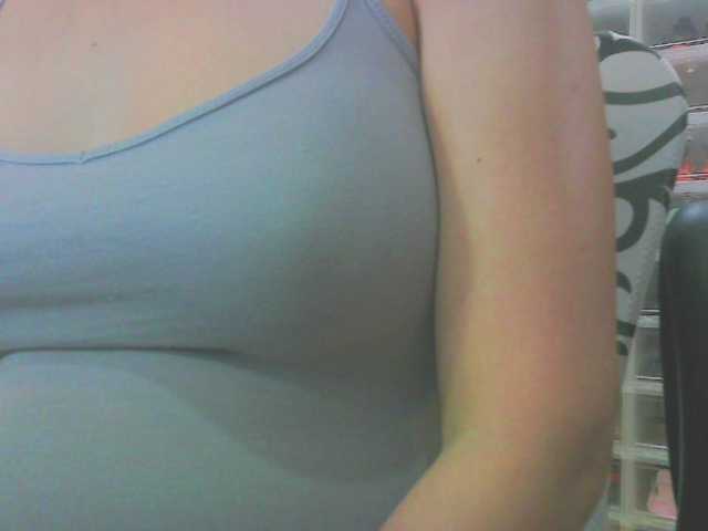 KeepmepregO live cam on BongaCams
