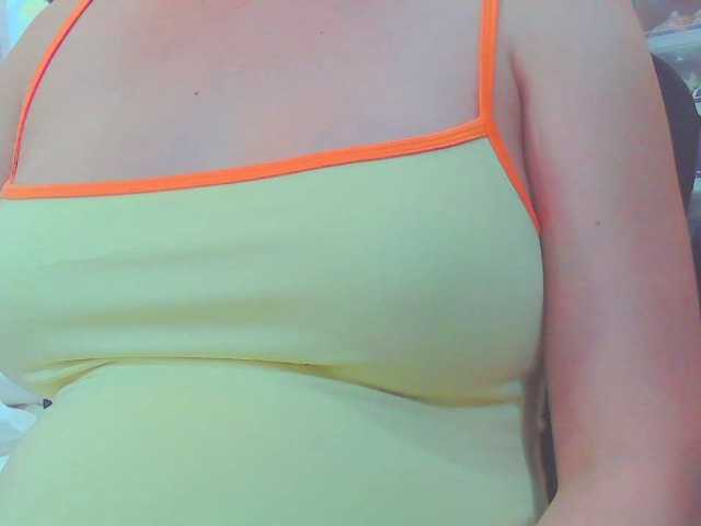 KeepmepregO live cam on BongaCams
