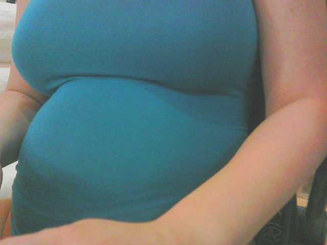 KeepmepregO live cam on BongaCams