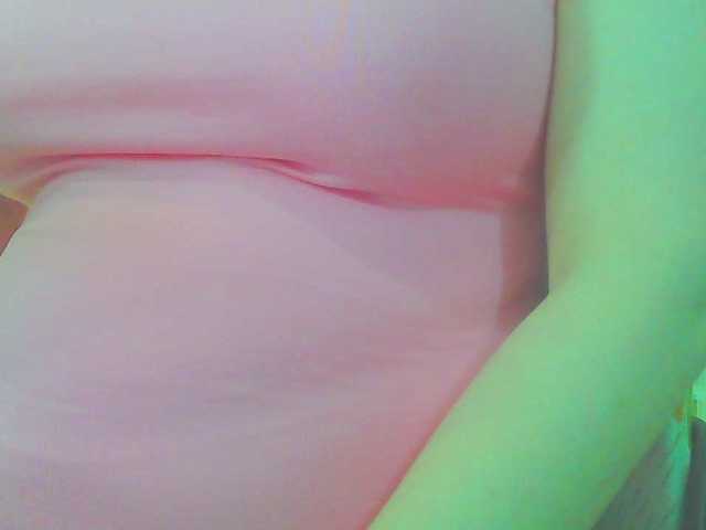 KeepmepregO live cam on BongaCams