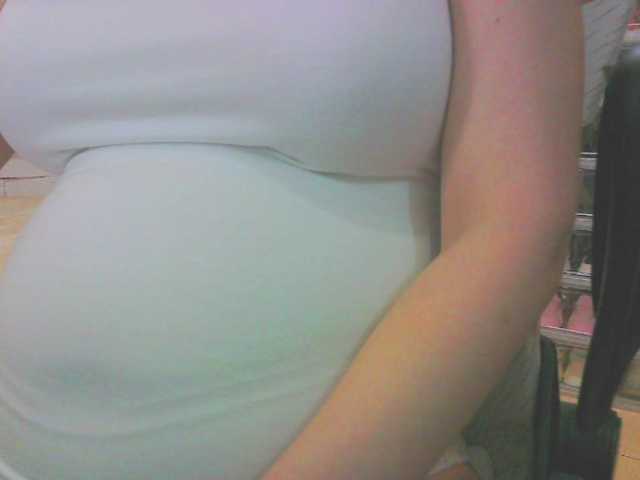 KeepmepregO live cam on BongaCams
