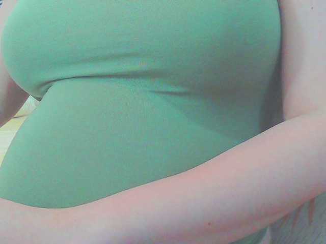KeepmepregO live cam on BongaCams