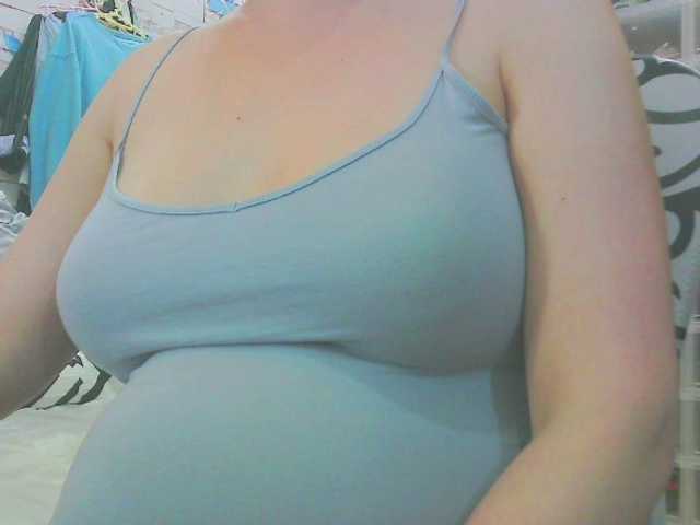 KeepmepregO live cam on BongaCams