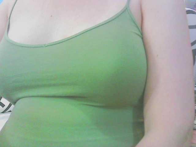 KeepmepregO live cam on BongaCams