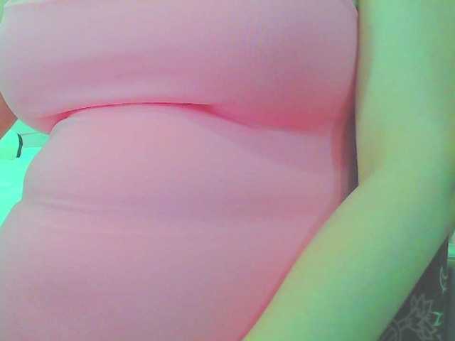 KeepmepregO live cam on BongaCams