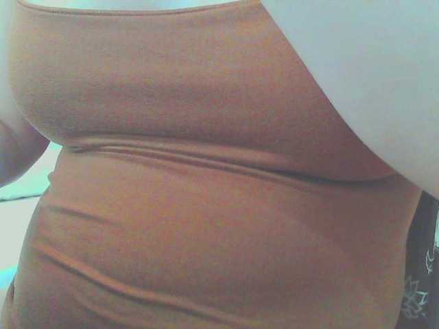 KeepmepregO live cam on BongaCams