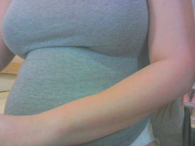 KeepmepregO live cam on BongaCams