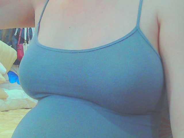 KeepmepregO live cam on BongaCams