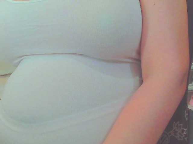 KeepmepregO live cam on BongaCams
