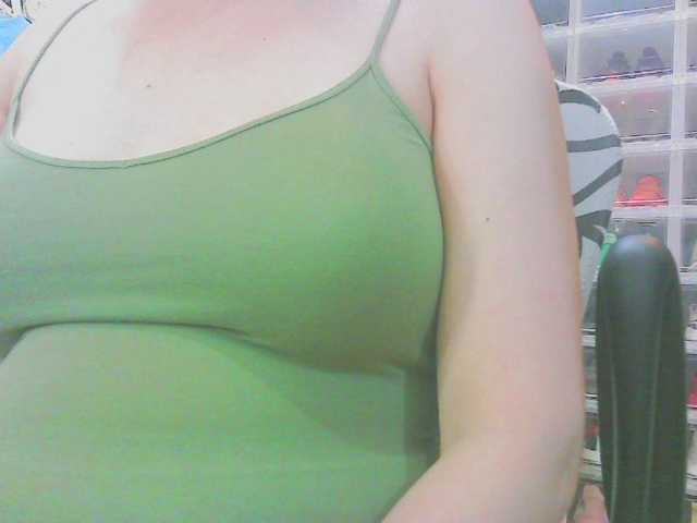 KeepmepregO live cam on BongaCams