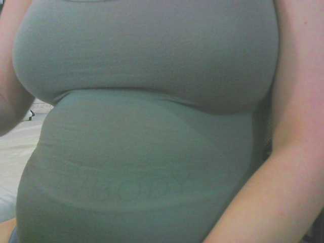 KeepmepregO live cam on BongaCams