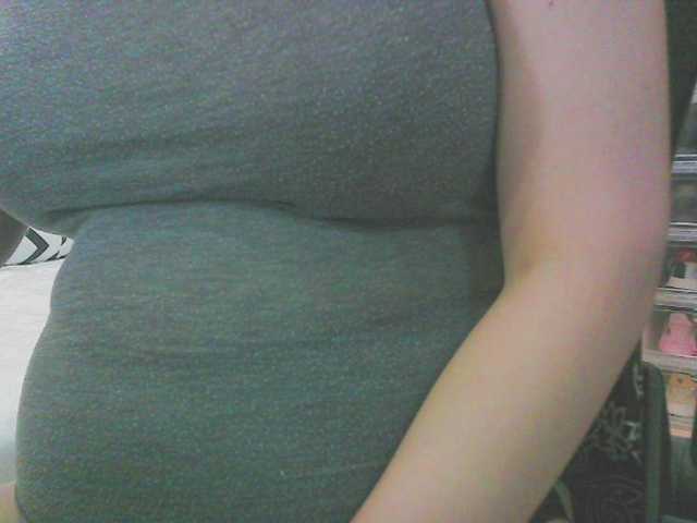 KeepmepregO live cam on BongaCams