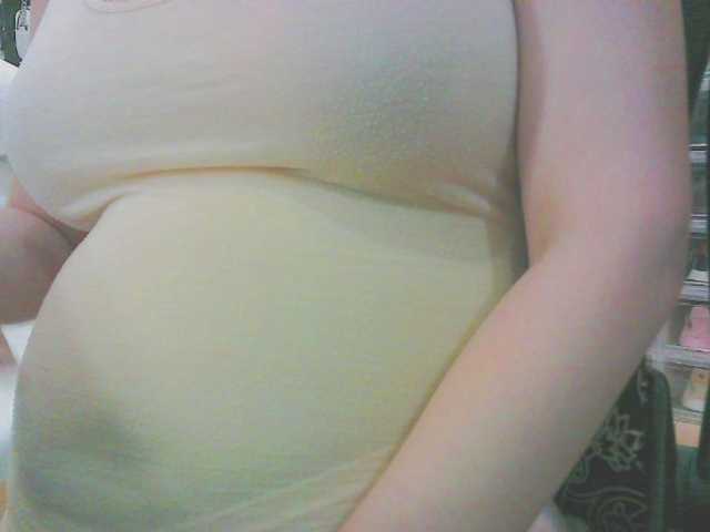 KeepmepregO live cam on BongaCams