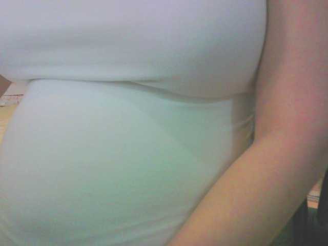 KeepmepregO live cam on BongaCams